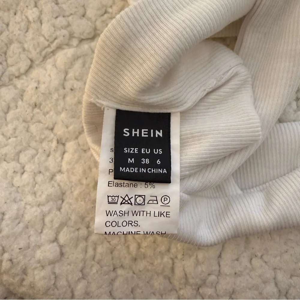 SHEIN white Ribbed V-Neck Crop Top - Picture 8 of 8